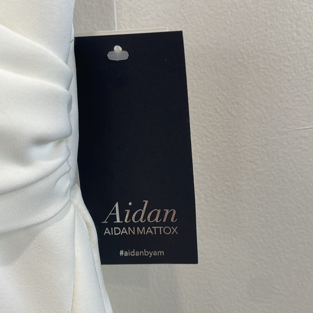NWT Aidan Mattox cream strapless crepe wedding feminine formal dress. Size 0 - Picture 7 of 12